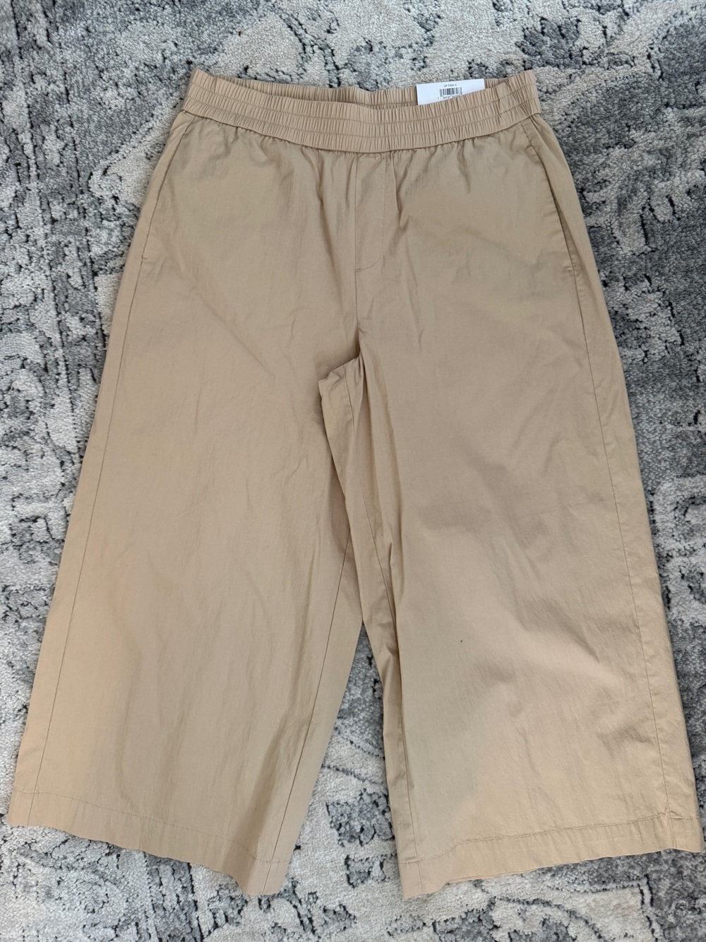 NWT Wide Leg Elastic Waist Tan Culottes Pants Capris Medium
